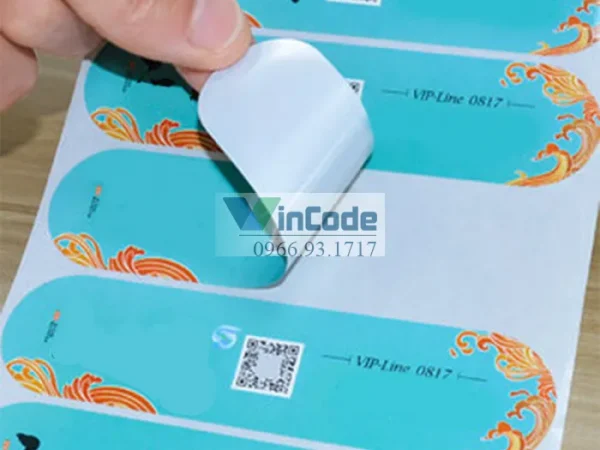 Nhãn Dán Chống Nước Tùy Chỉnh Cho Đồ Uống, Thực Phẩm – In Theo Yêu Cầu