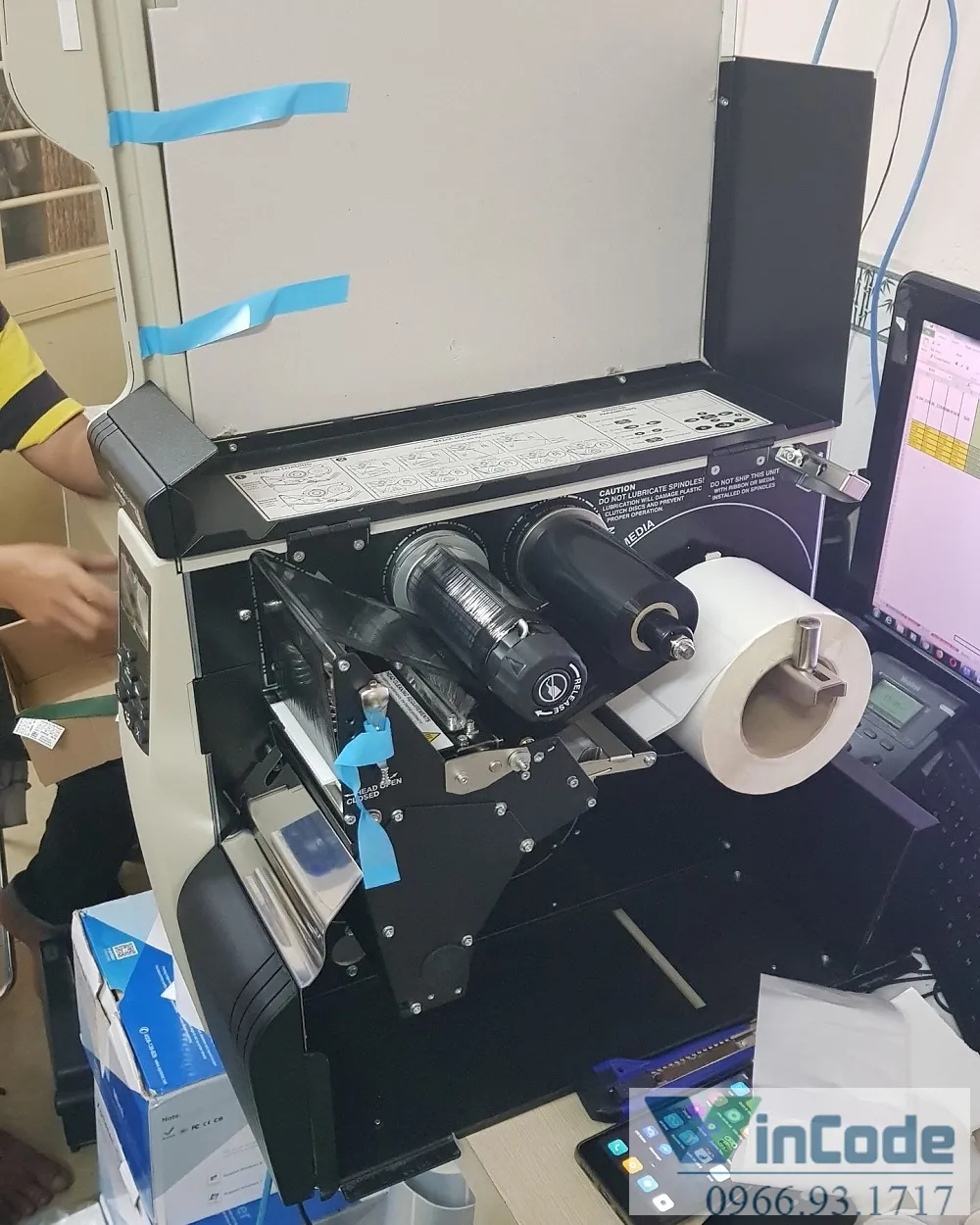 Máy in mã vạch công nghiệp Zebra 110Xi4 (300dpi)